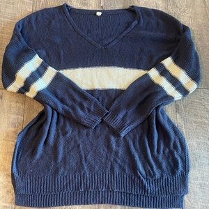 Women’s Boutique Navy and Cream Women's Sweater Size Small/Medium